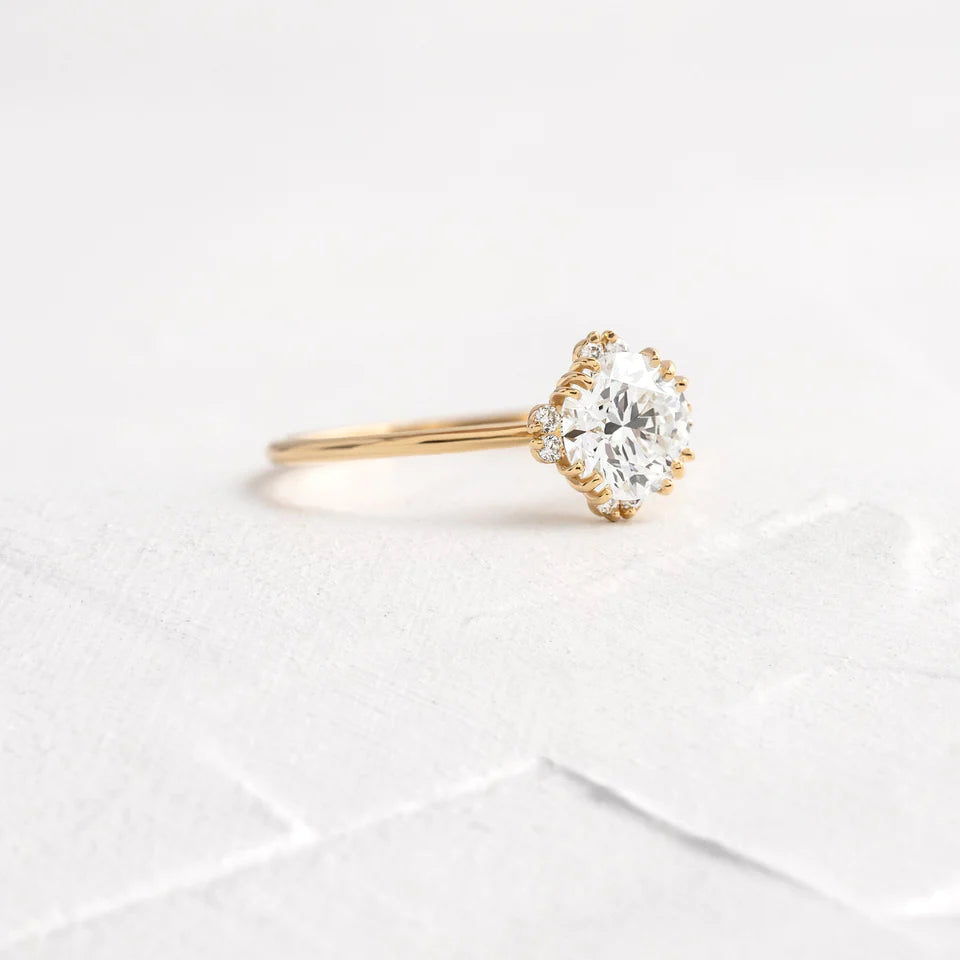 Solid Gold Threaded Ring with Halo, Round Cut Diamond