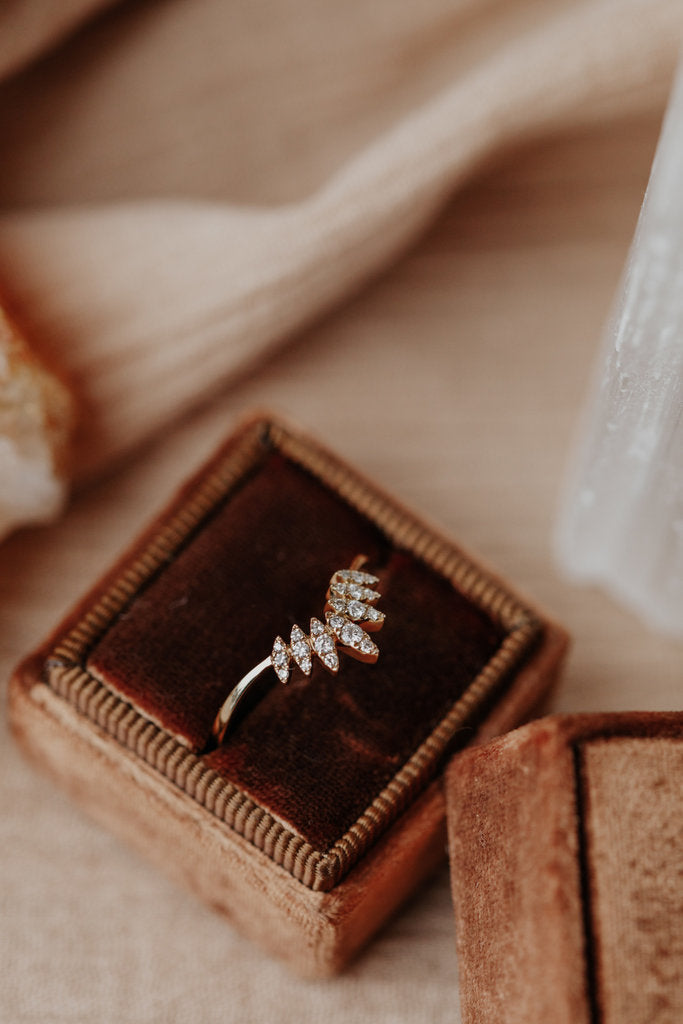 Solid Gold Marquise Diamond Ring (9FBE0F)