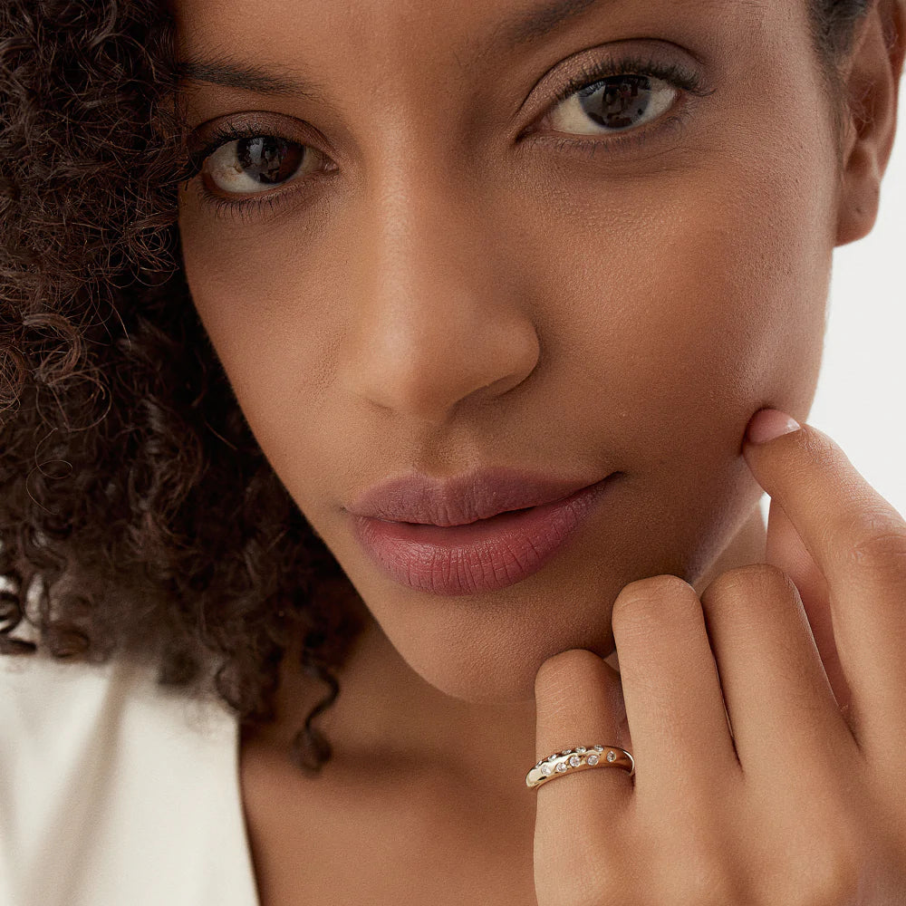 Solid Gold Dome Zig Zag Flush Diamond Ring