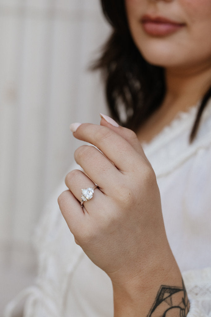 Solid Gold Lab-Grown Diamond Pear Ring (DF7245)