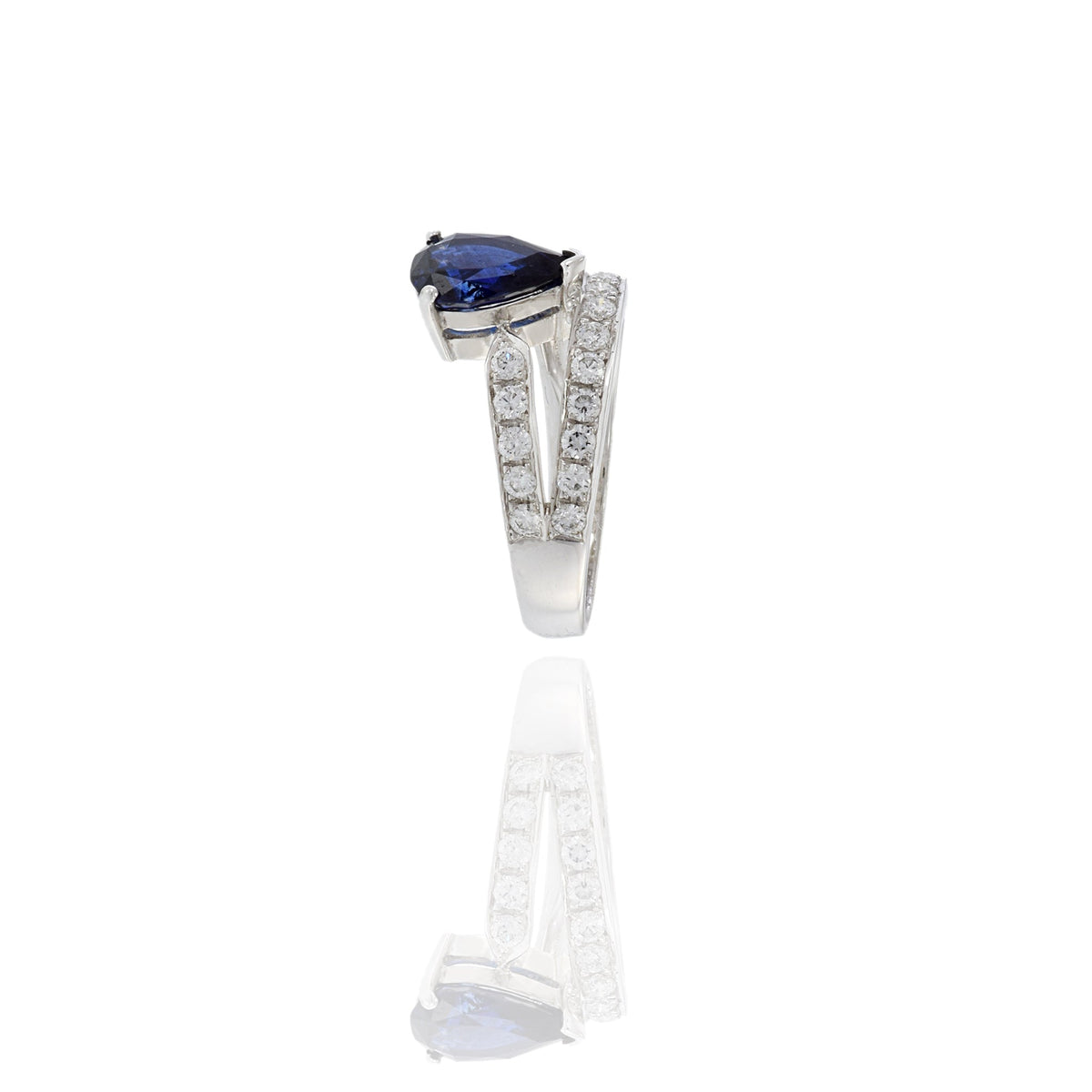 Solid Gold Blue Sapphire And Diamond Ring (57B8DA)