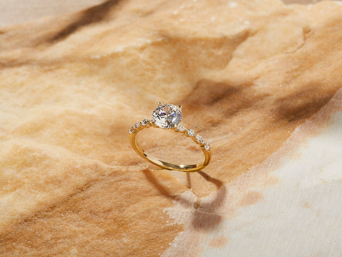 Solid Gold Engagement Ring Round Cut 1 ct Lab Grown Diamond Prong Setting