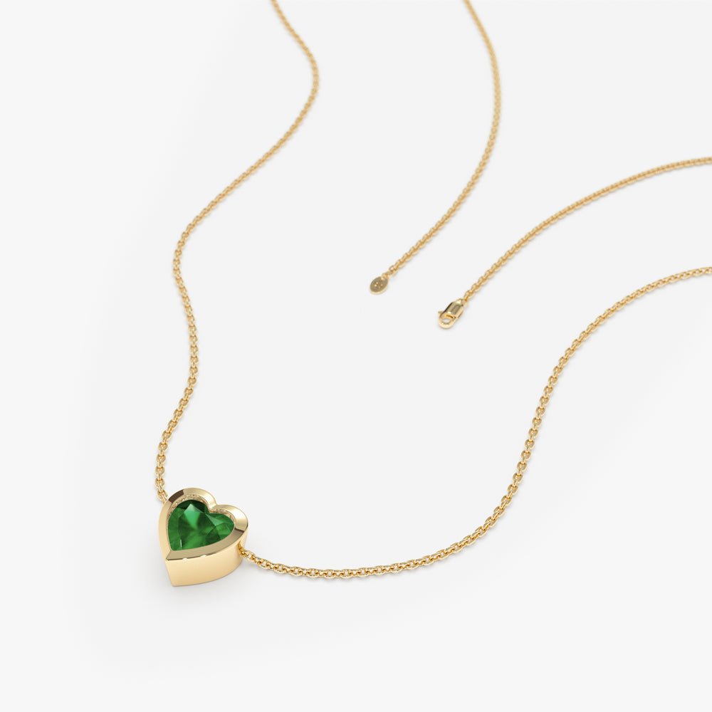 18K Solid Gold Emerald Heart Necklace - Style A