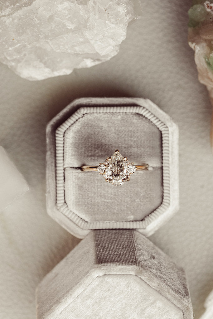 Solid Gold Lab-Grown Diamond Pear Ring (21D6B9)