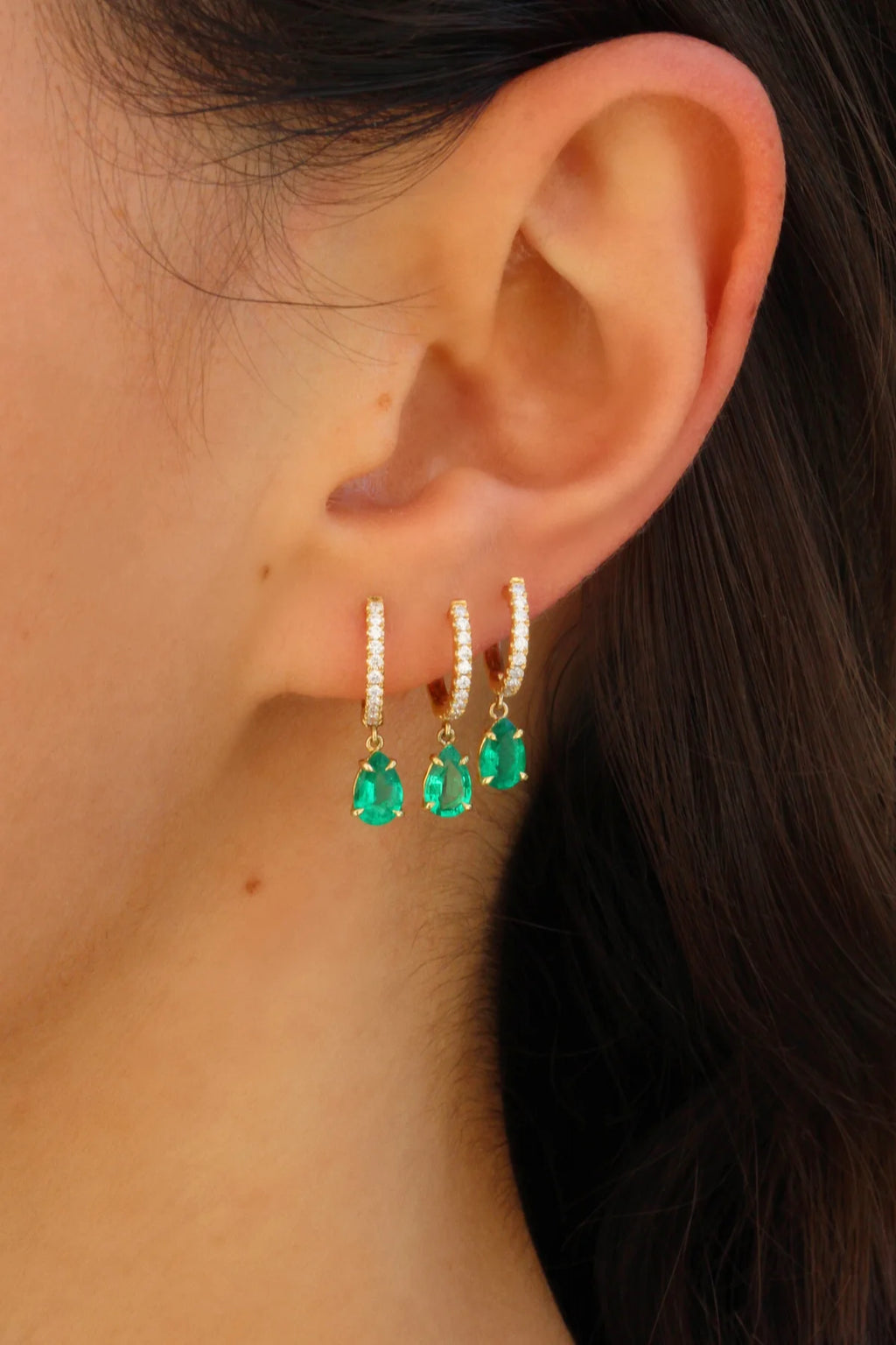 Solid Gold Single Diamond Heggie With Pear-Shaped Emerald Drop
