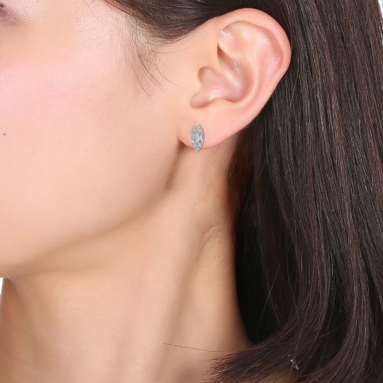 18K Solid Gold Cluster Diamond Studs