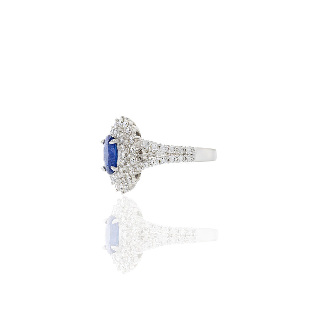 Solid Gold Oval Sapphire and Diamond Ring (0E59C3)