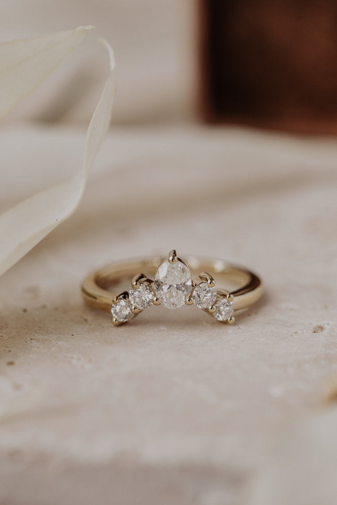 Solid Gold Pear Lily Diamond Tracer Band