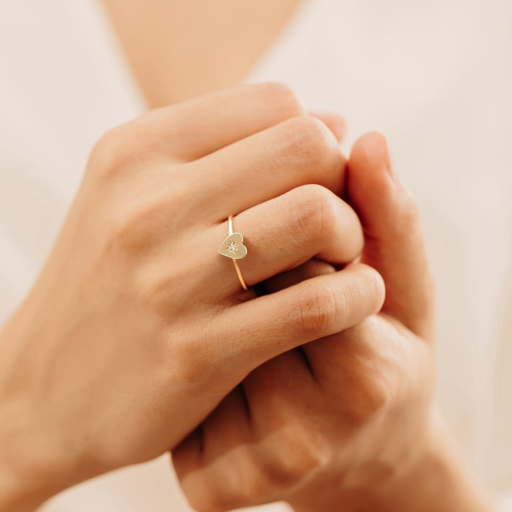 Solid Gold Diamond Starburst Heart Ring (79E7B4)