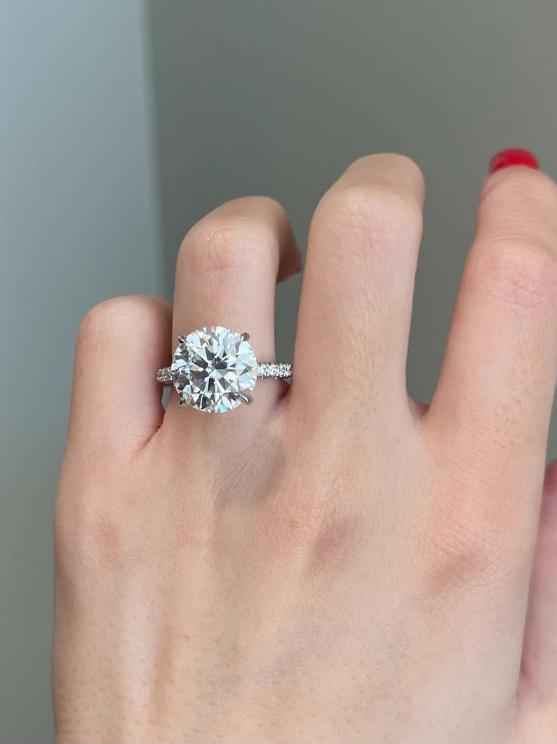 Solid Gold 6 Carat Brilliant Round Moissanite Engagement Ring (596488)