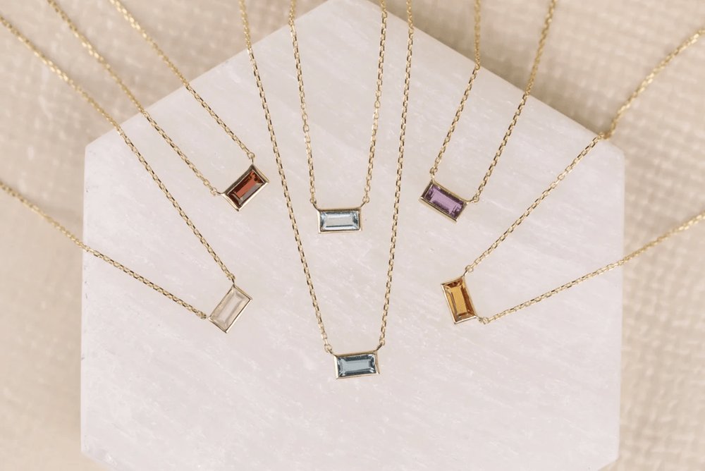Solid Gold Dainty Garnet Necklace