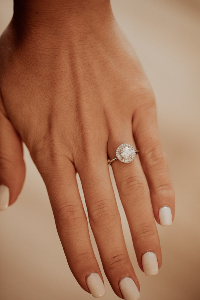 Solid Gold Lab-Grown Diamond Round Brilliant Ring (B6345E)