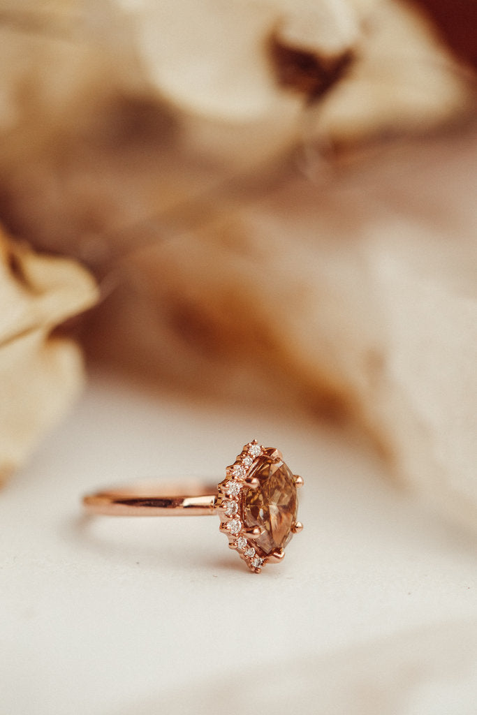 Solid Gold & Diamond Ring (541119)