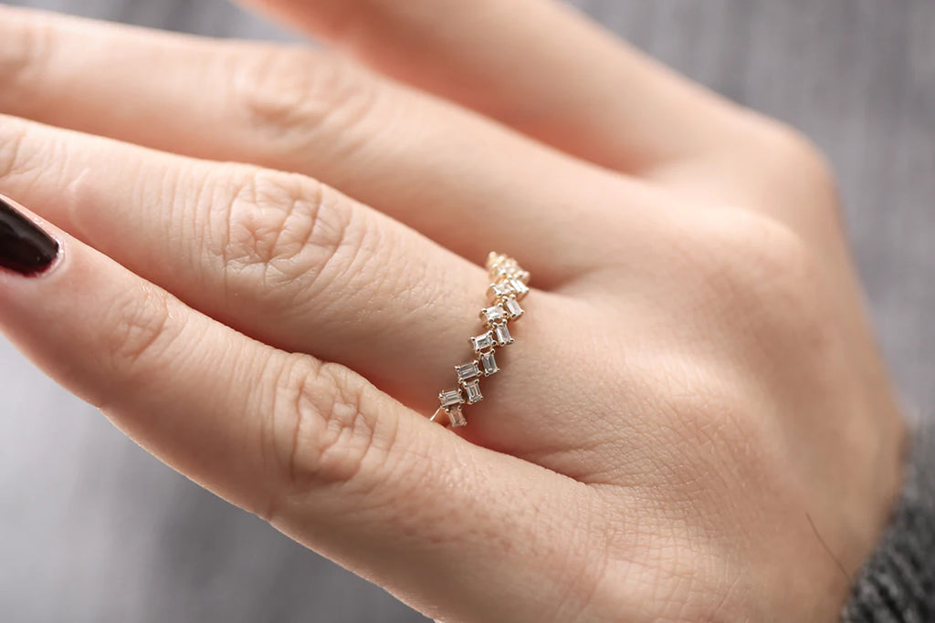 Solid Gold Zig Zag Baguette Diamond Ring (BE1D6E)