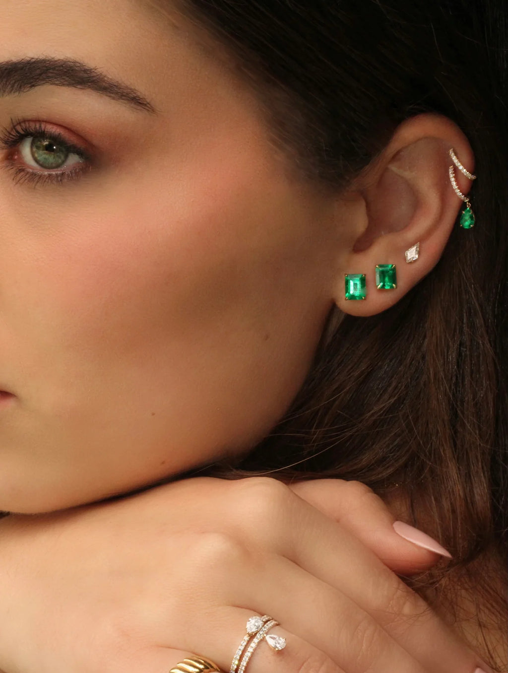 Solid Gold Single Diamond Heggie With Pear-Shaped Emerald Drop