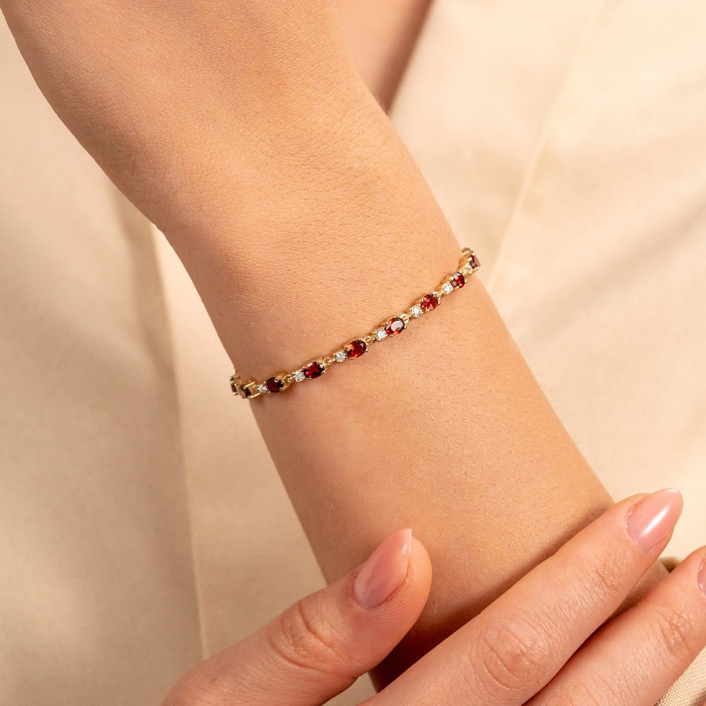 Solid Gold Garnet & Diamond Eternity Bracelet (F91E81)