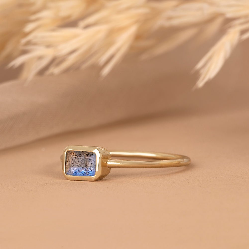Solid Gold Octagon Labradorite Ring (E28DC3)