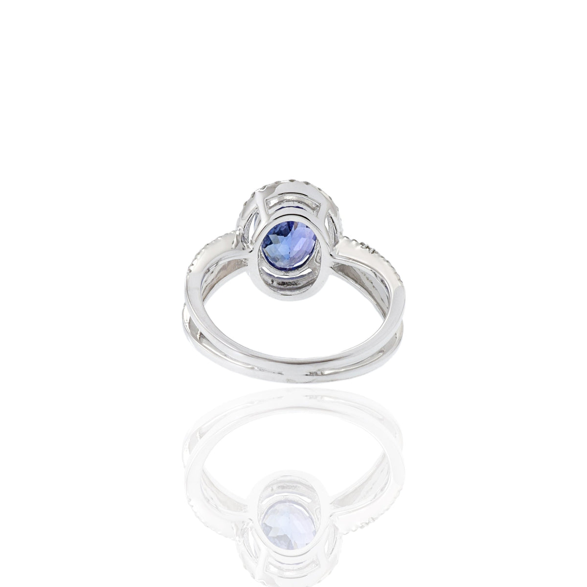 Solid Gold Oval Cut Tanzanite And Diamond Ring (514EC6)