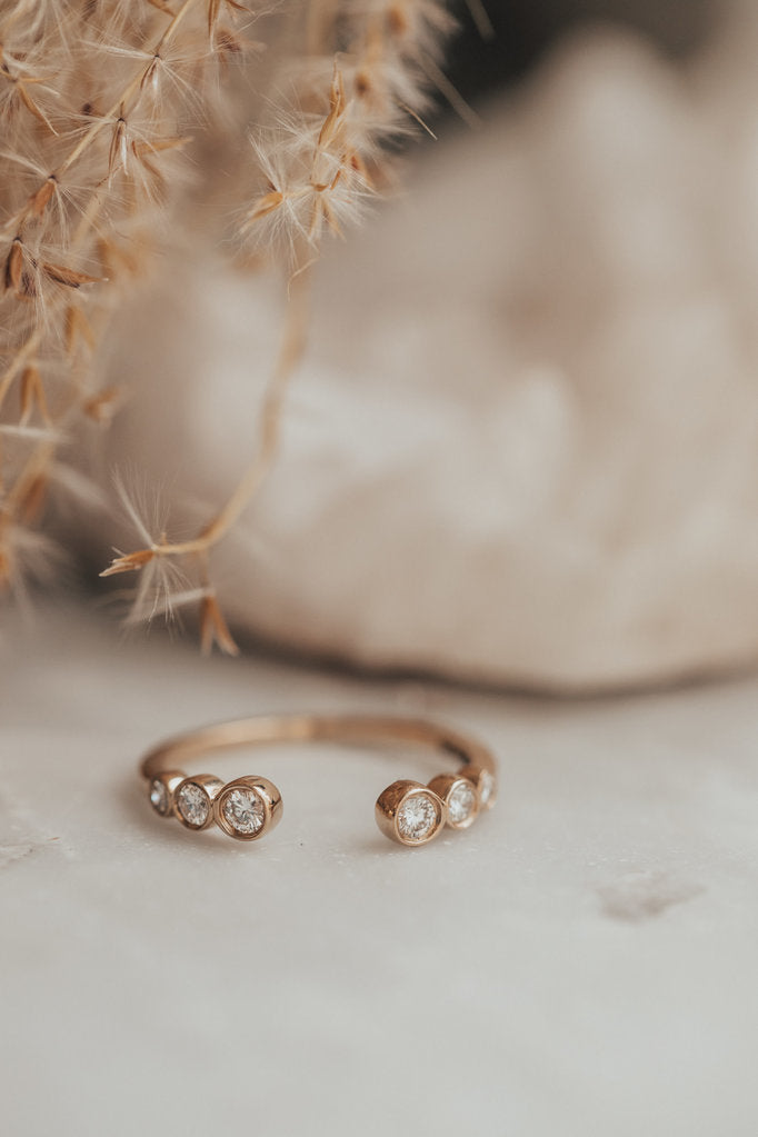 Solid Gold Diamond Ring (1A8BCF)
