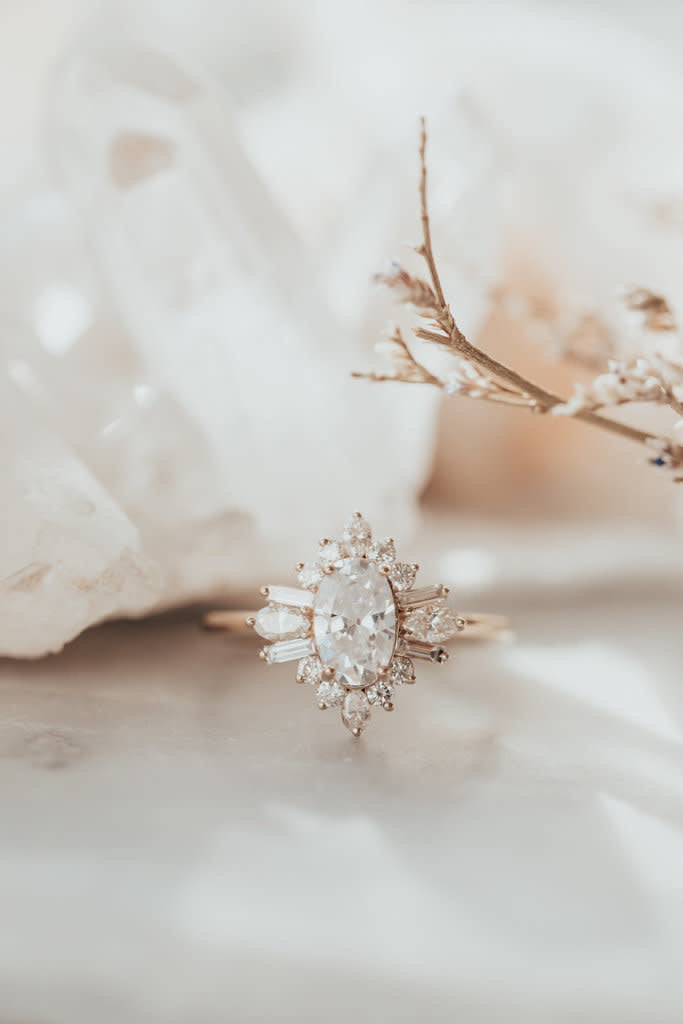 Solid Gold Oval Lab-Grown Diamond Ring (C3C972)