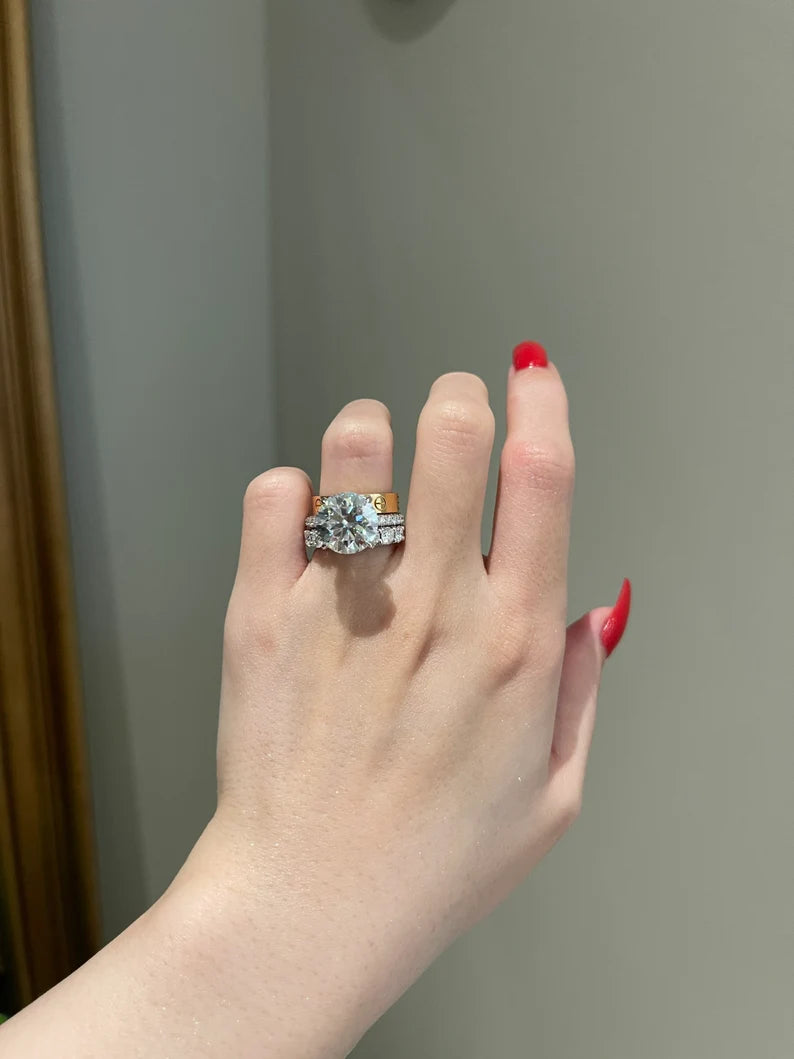 Solid Gold 6 Carat Brilliant Round Moissanite Engagement Ring (596488)