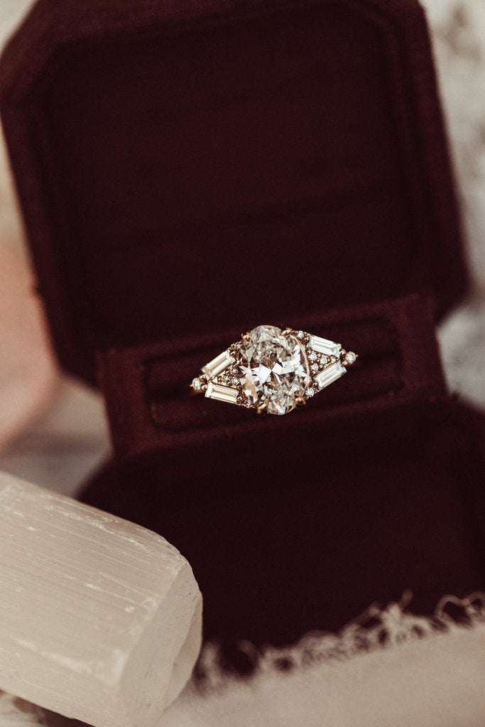 18K Solid Gold Lab-Grown Diamond Oval Ring