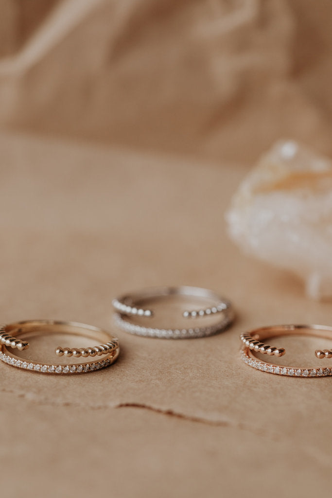 Solid Gold & Diamond Band (B0BD3C)