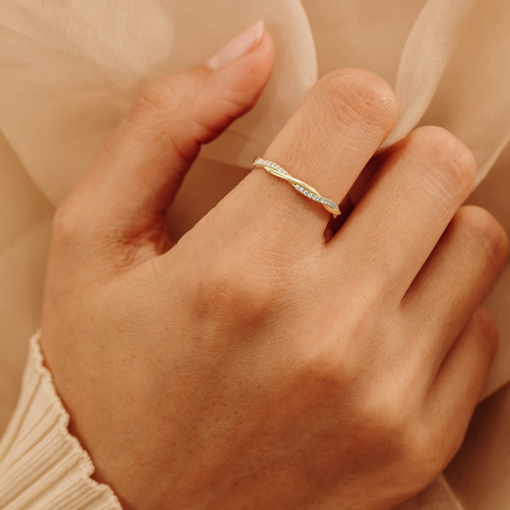 Solid Gold Twisted Diamond Ring (B764BD)