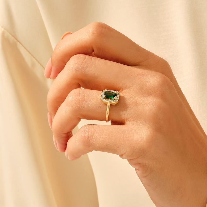 Solid Gold Emerald Engagement Ring (535809)
