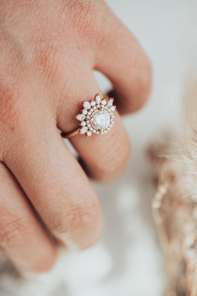 Solid Gold Lab-Grown Diamond Round Brilliant Ring (AE38FA)