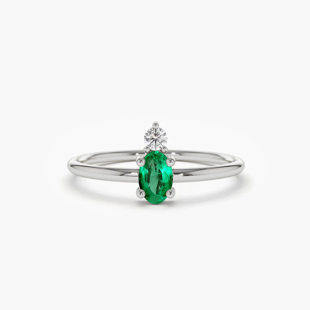 Solid Gold Oval Emerald and Diamond Ring (7B2EA4)