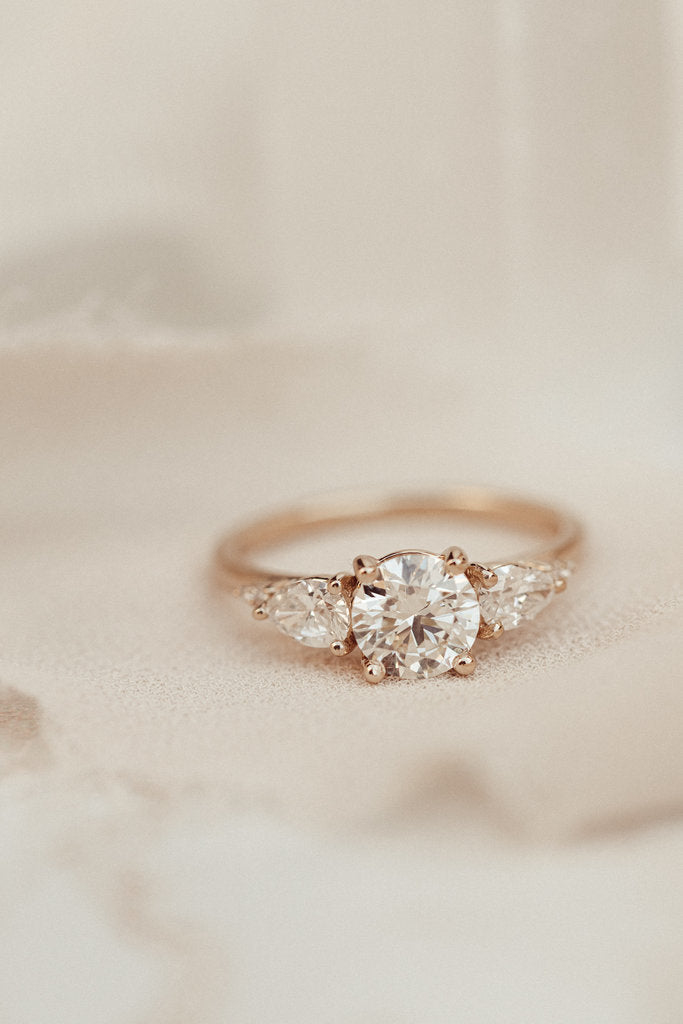 Solid Gold Lab-Grown Diamond Round Ring (6C364E)