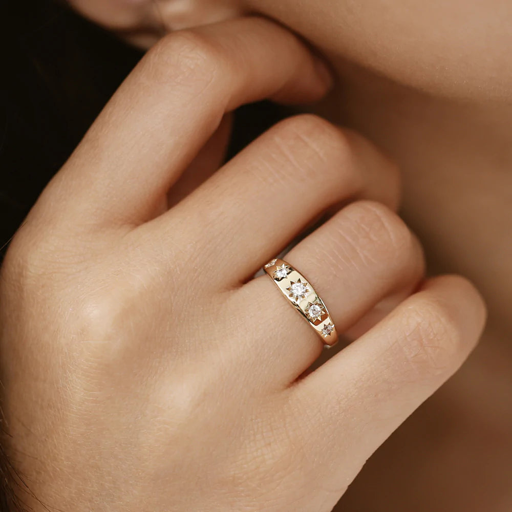 Solid Gold Star Setting Graduating Diamond Statement Ring (B4E97B)