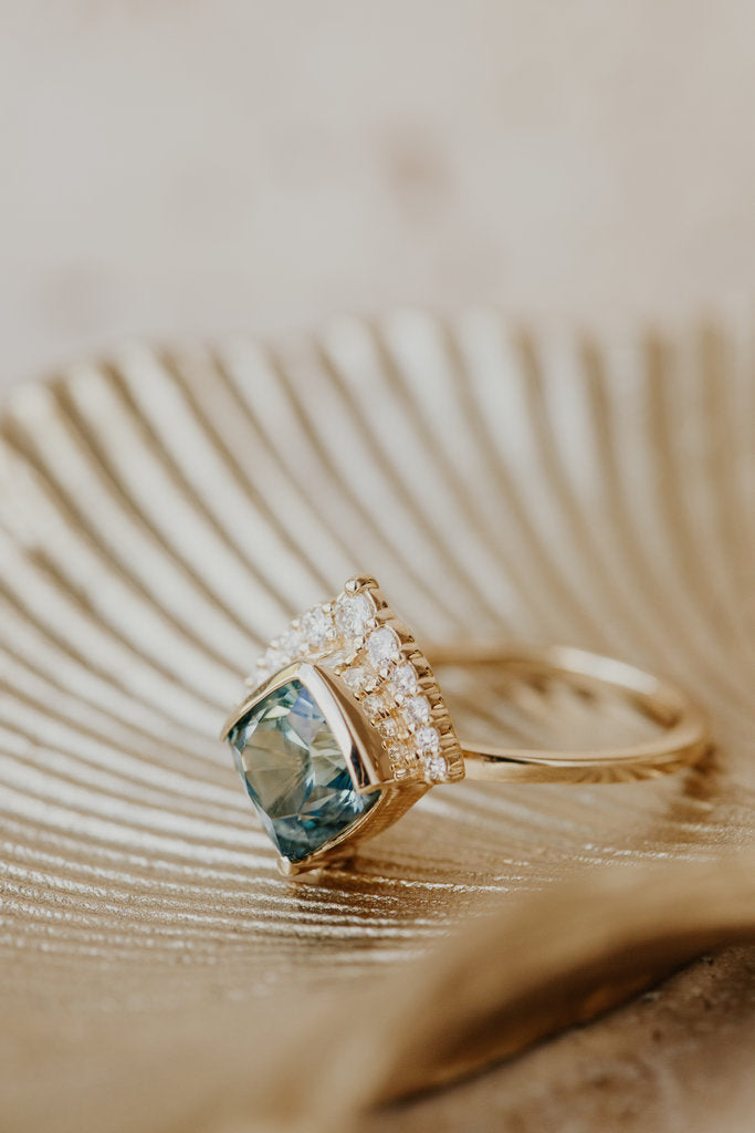 Solid Gold 4.70 ct Cushion Bi-Color Montana Sapphire Ring