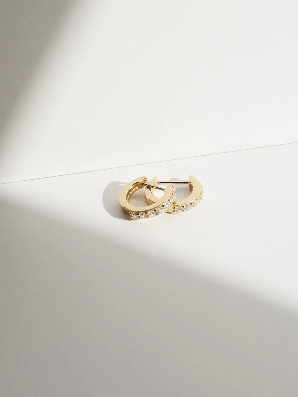 Solid Gold & Diamond Hoop Earrings (D1E884)