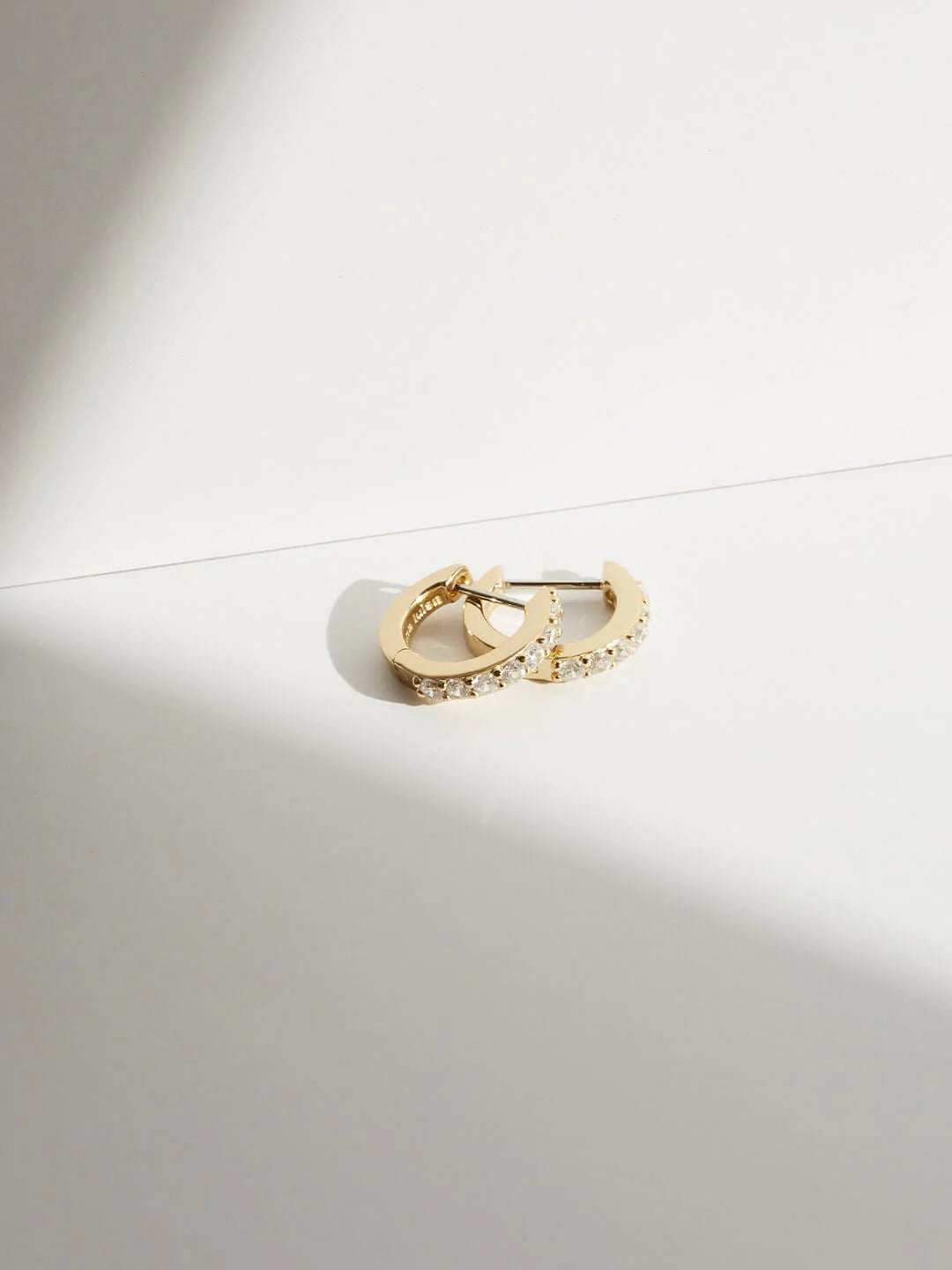 Solid Gold & Diamond Hoop Earrings (D1E884)