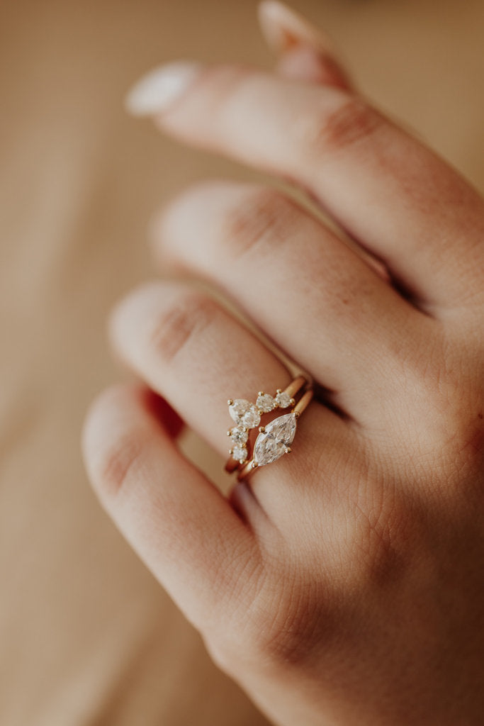 Solid Gold Pear Lily Diamond Tracer Band