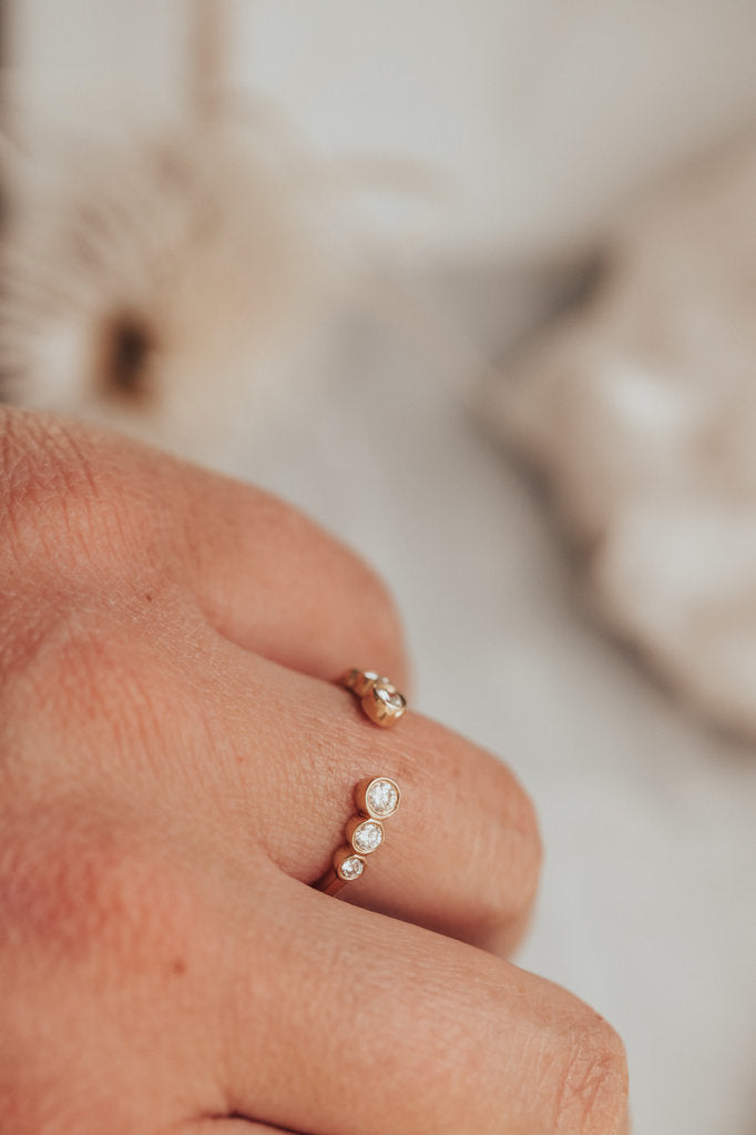 Solid Gold Diamond Ring (1A8BCF)