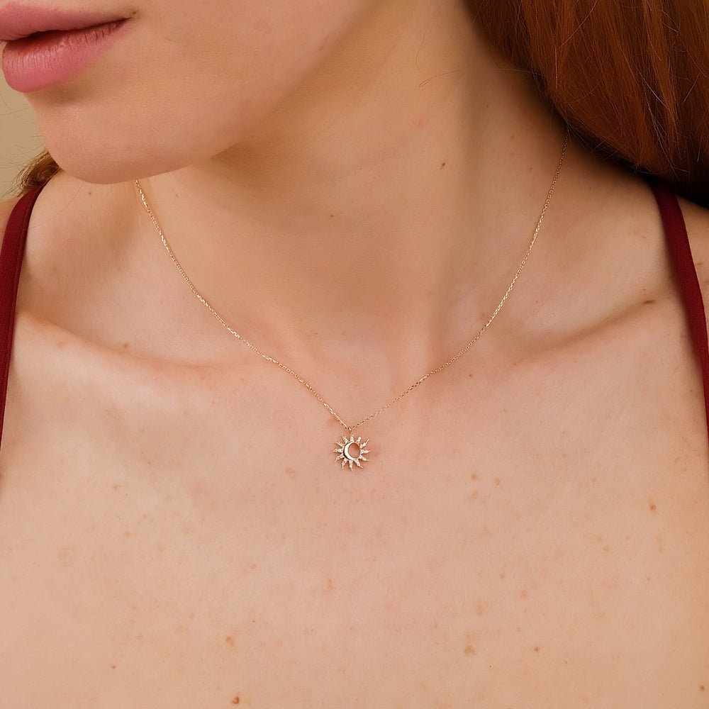 Solid Gold Sun & Moon Diamond Necklace (1BE1BF)