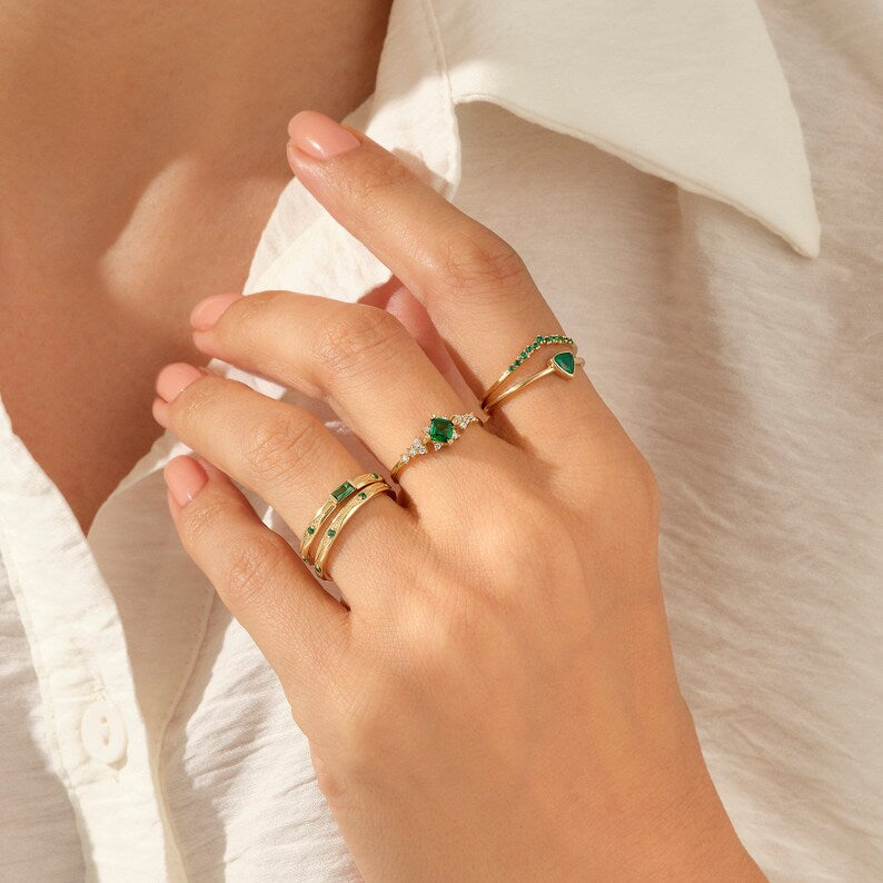 Solid Gold Triangle Agate Ring