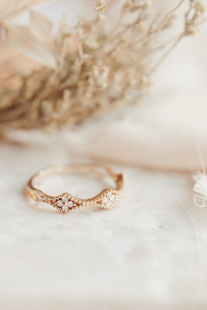 Solid Gold Milgrain Kite Shape Diamond Cluster Band (100DB3)