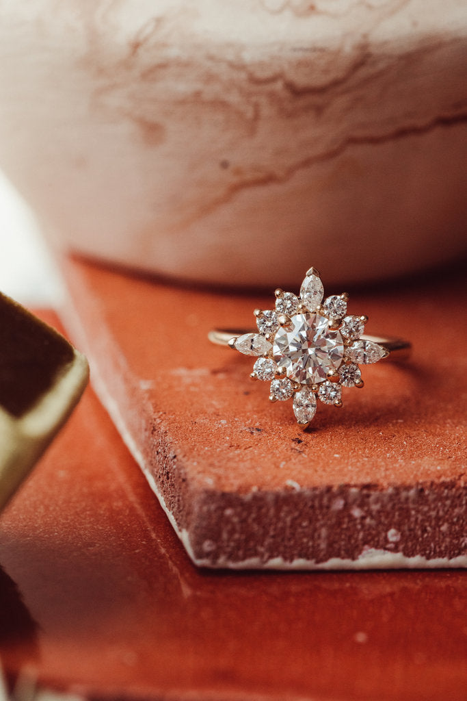Solid Gold Lab-Grown Diamond Round Brilliant Ring (688751)