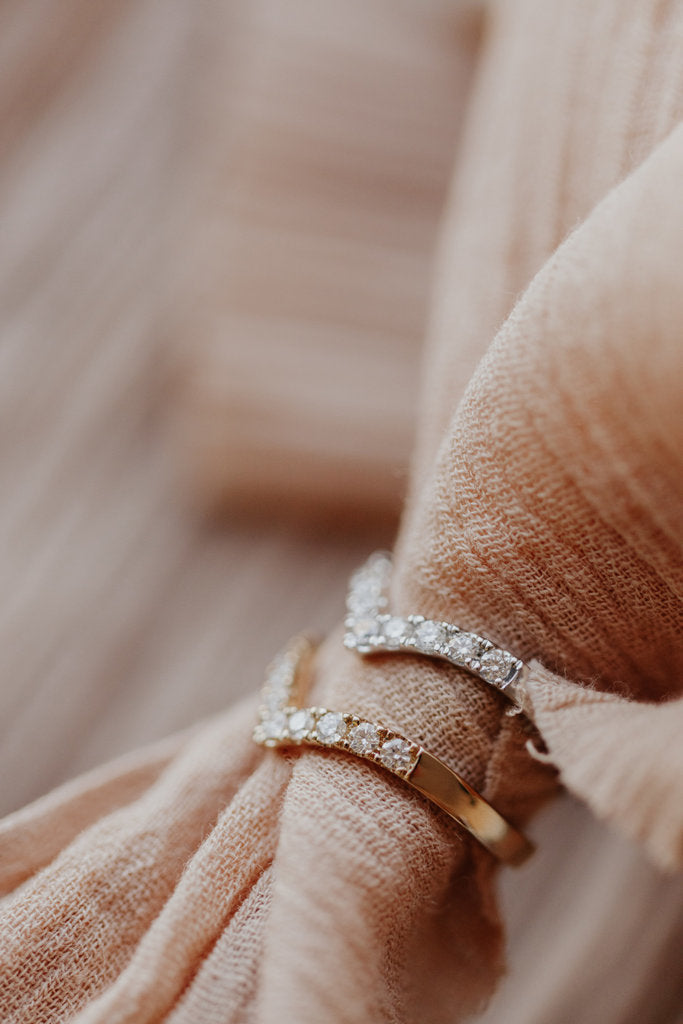 Solid Gold Diamond Ring (2E43B7)