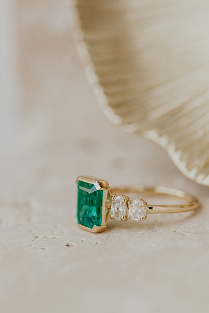 Solid Gold 2.58 ct Emerald Cut Emerald Ring