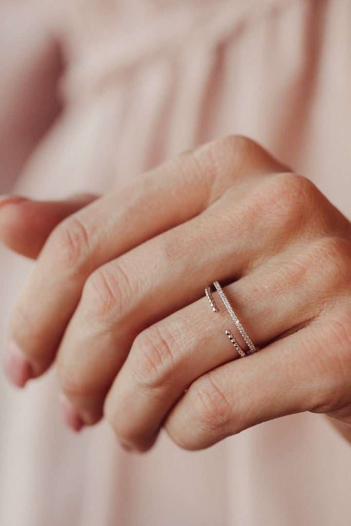 Solid Gold & Diamond Band (B0BD3C)