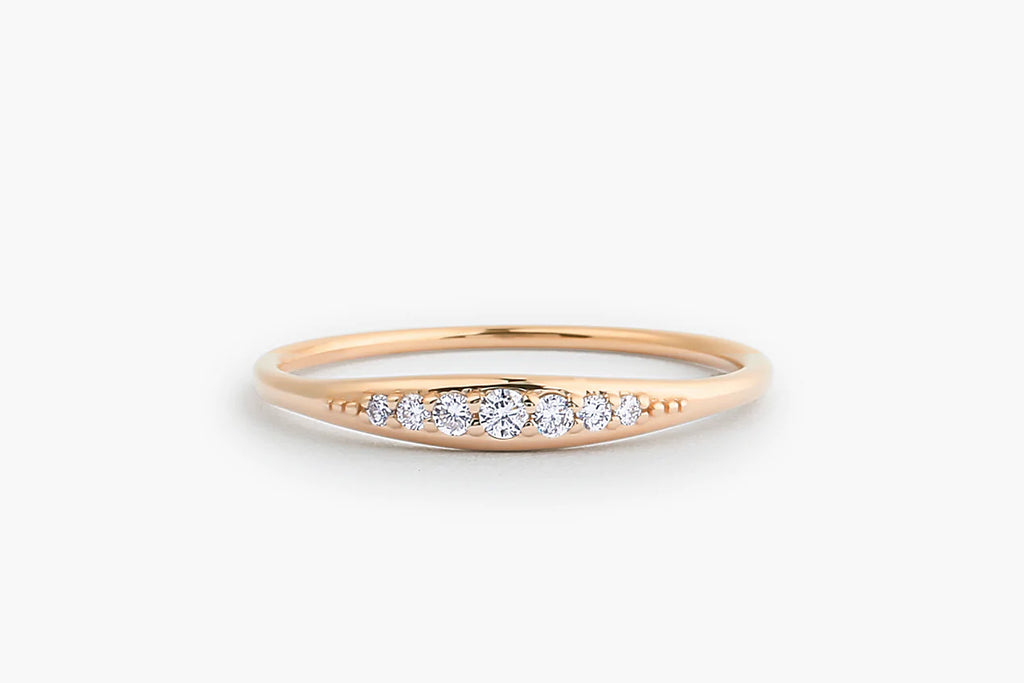 Solid Gold Graduating Diamond Wedding Band