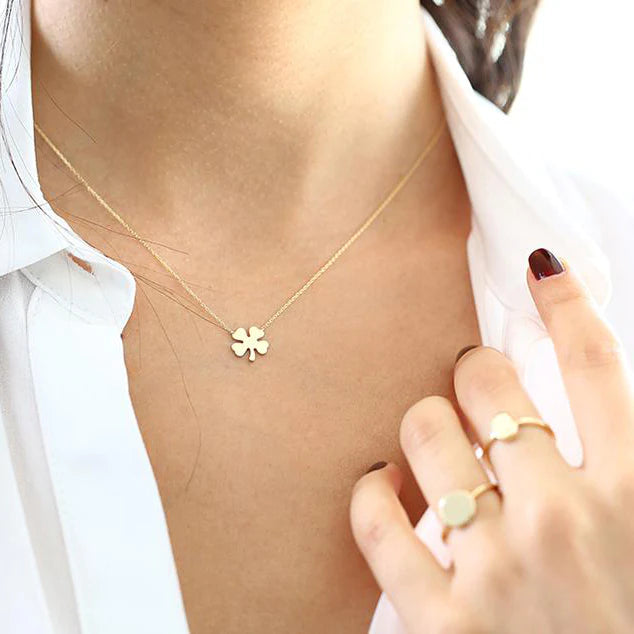Solid Gold Diamond Clover Necklace (827EE8)
