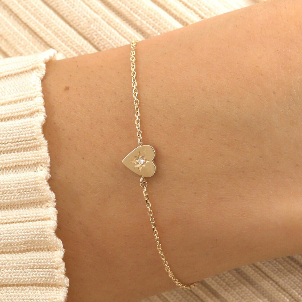 Solid Gold Single Diamond In Starburst Heart Bracelet (F11EBB)