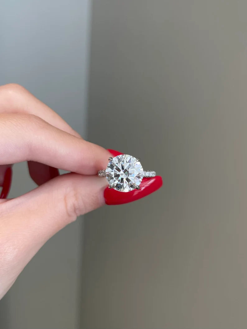Solid Gold 6 Carat Brilliant Round Moissanite Engagement Ring (596488)