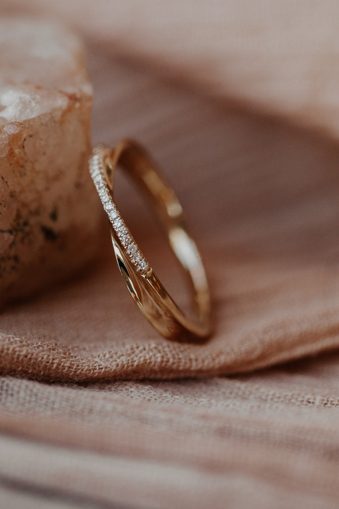 Solid Gold Criss Cross Ring